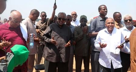 رئيس الجمهورية يشارك في تشييع جثمان الراحل علي محمد داود ويؤكد رمزية مسيرته الوطنية