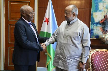 لقاء تاريخي بين الرئيس جيله ومرشح حزب الوسط الديمقراطي الموحَّد يعكس نضج الممارسة الديمقراطية