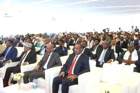 وفد وزاري جيبوتي يشارك في مراسم تنصيب رئيس إقليم شمال شرق الصومال